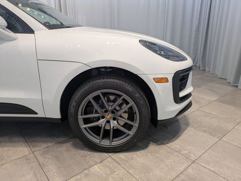 Used 2025 Porsche Macan image 12