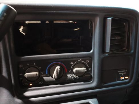 Used 1999 GMC Sierra 1500 SLE w/ Convenience Plus Group image 18