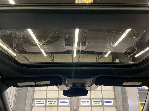 Used 2025 Honda Pilot Black Edition image 30