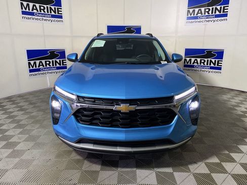 Used 2025 Chevrolet Trax LT w/ Driver Confidence Package FWD image 15