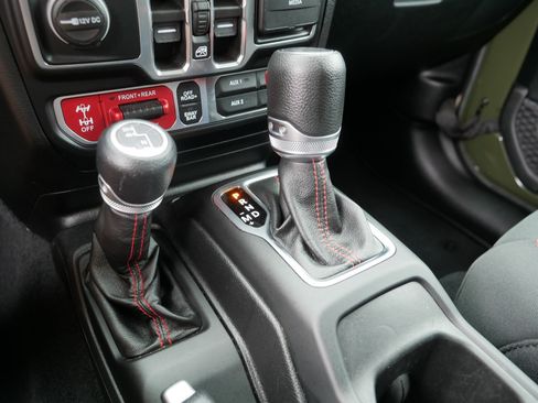 Used 2021 Jeep Wrangler Unlimited Rubicon AWD/4WD image 24