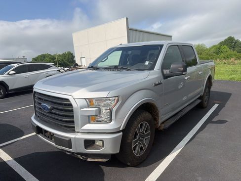 Used 2015 Ford F150 XLT w/ Equipment Group 301A Mid AWD/4WD image 2