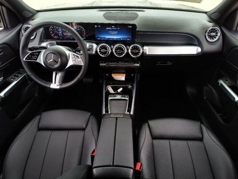 New 2024 Mercedes-Benz GLB 250 image 21