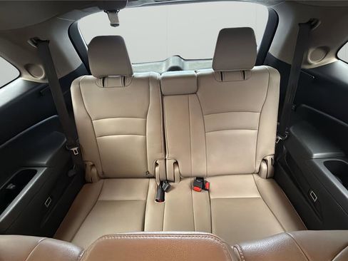 Used 2016 Honda Pilot Touring image 24