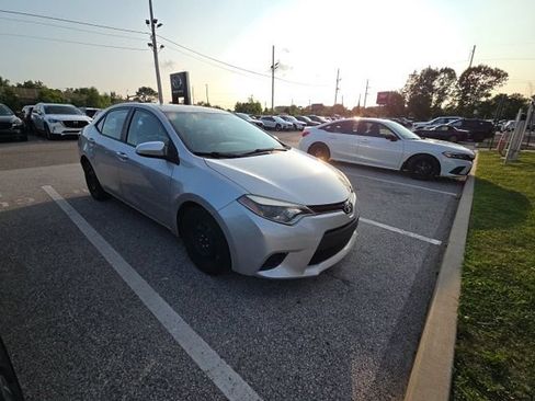 Used 2014 Toyota Corolla LE FWD image 18