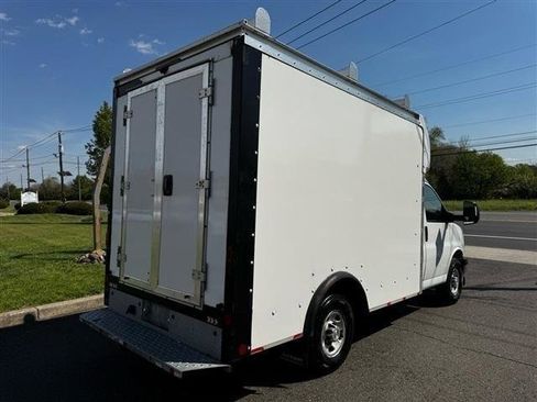 Used 2022 Chevrolet Express 3500 w/ Power Convenience Package RWD image 5