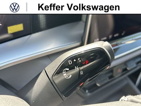 New 2026 Volkswagen Tiguan SE FWD image 20