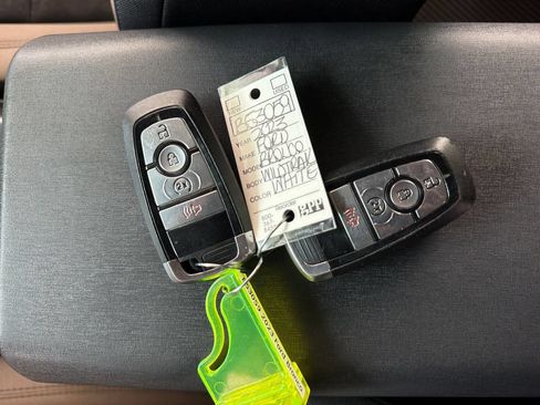 Used 2023 Ford Bronco Wildtrak AWD/4WD image 34
