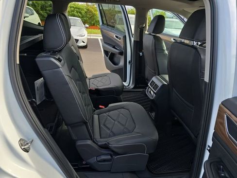 New 2026 Volkswagen Atlas SE FWD image 18