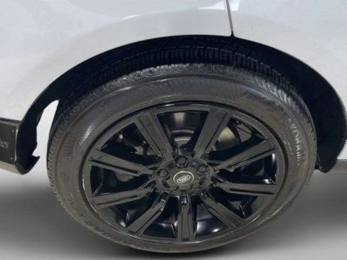 Used 2018 Land Rover Range Rover HSE image 24