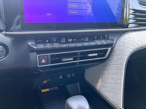 Used 2025 Toyota Camry XLE w/ Premium Plus Package AWD/4WD image 26