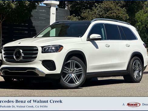 Used 2026 Mercedes-Benz GLS 450 4MATIC image 1