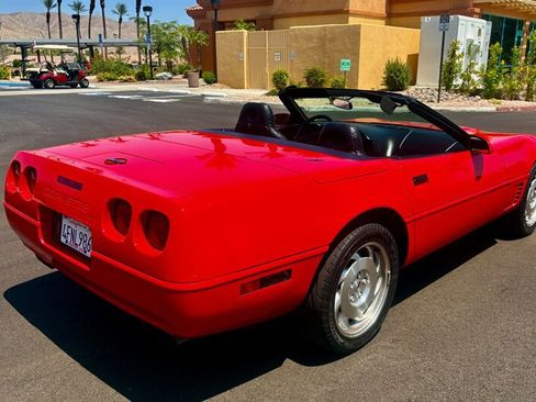 Used 1995 Chevrolet Corvette Convertible RWD image 8