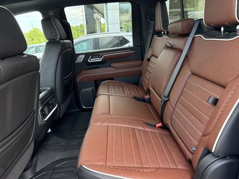 New 2026 GMC Sierra 3500 Denali Ultimate w/ LPO, Black Badging Package AWD/4WD image 6