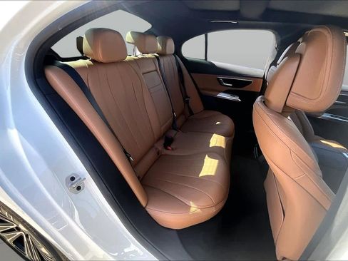 Used 2025 Mercedes-Benz E 350 Sedan image 20