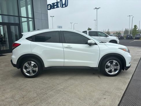 Used 2017 Honda HR-V EX-L image 4