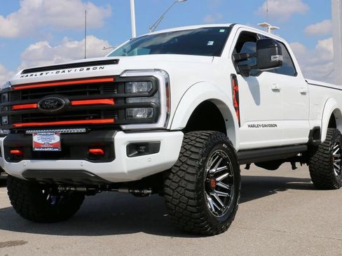New 2026 Ford F250 Lariat w/ Black Appearance Package AWD/4WD image 1