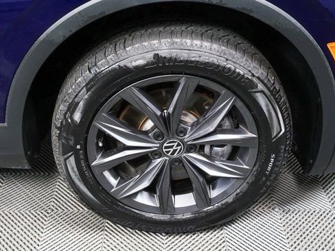 Certified 2023 Volkswagen Tiguan SE image 35