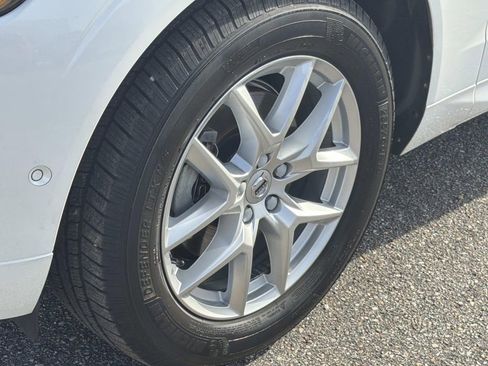 Used 2018 Volvo XC60 T5 Momentum AWD/4WD image 9