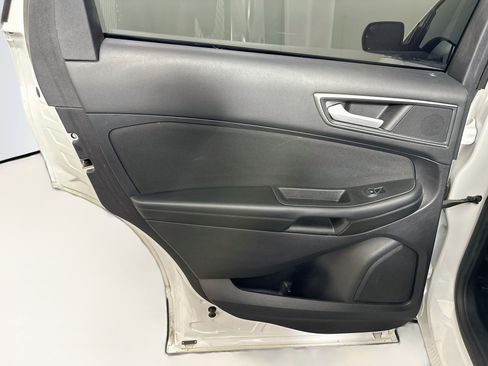 Used 2017 Ford Edge SE FWD image 24