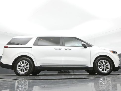Used 2022 Kia Carnival LX image 33