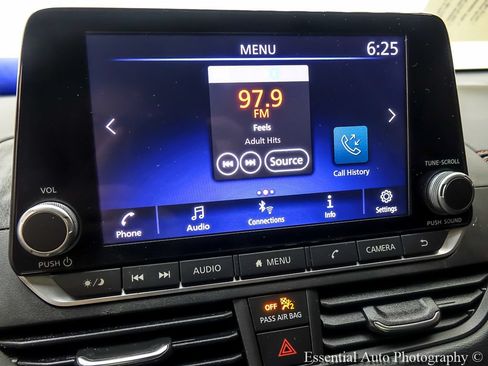 Used 2022 Nissan Altima 2.5 SR w/ Midnight Edition Package FWD image 16