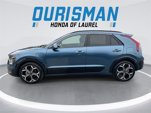 Used 2024 Kia Niro SX Touring image 5