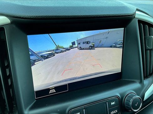 Used 2023 GMC Terrain SLT image 29