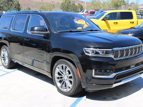 Used 2022 Jeep Grand Wagoneer Series II w/ Premium Group II AWD/4WD image 3