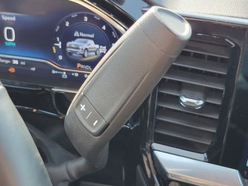 Used 2024 Chevrolet Silverado 1500 LT AWD/4WD image 18