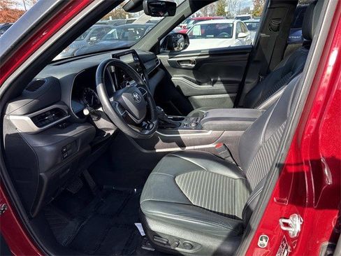 Used 2022 Toyota Highlander XSE image 14