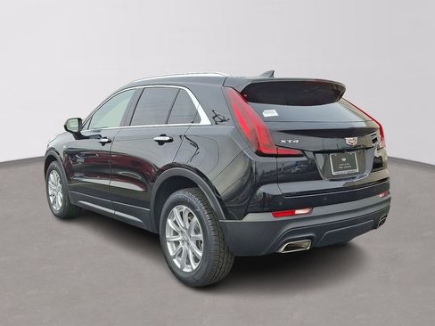 Certified 2022 Cadillac XT4 Luxury w/ Cold Weather Package image 4