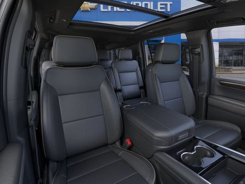 New 2026 Chevrolet Suburban Premier AWD/4WD image 16