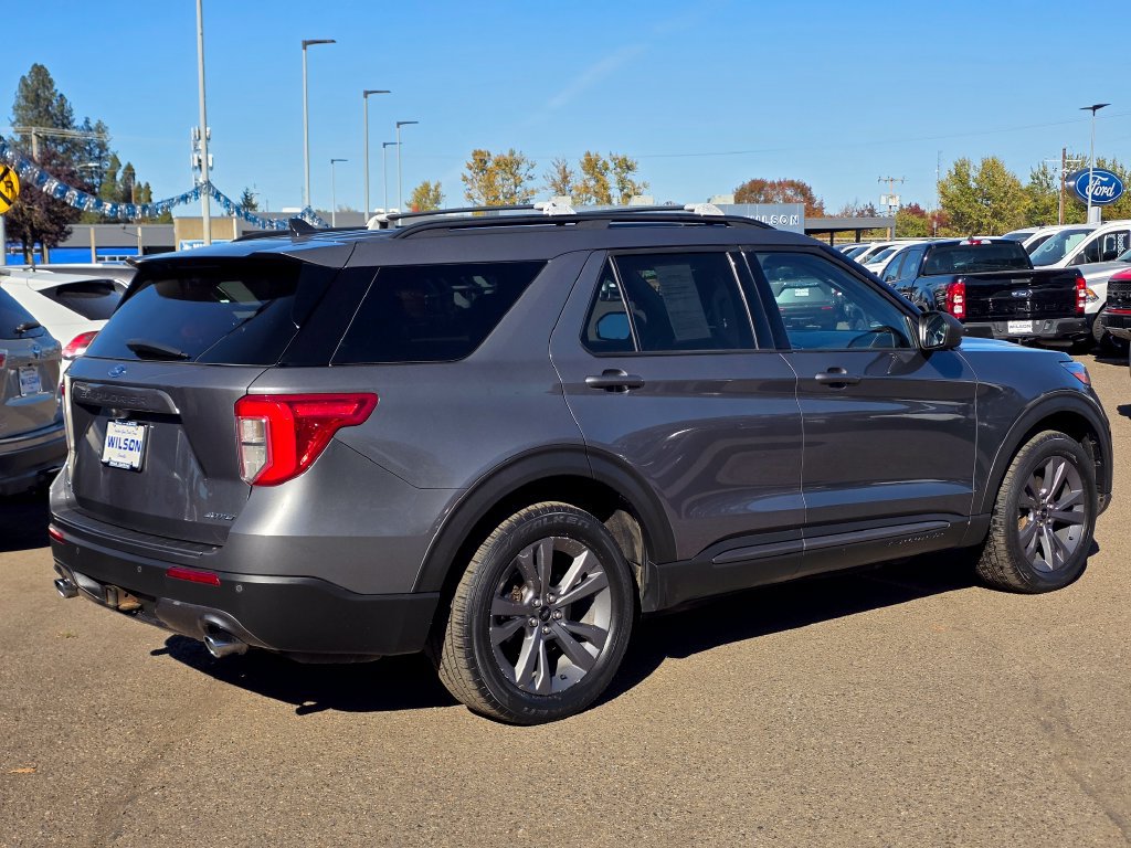Used 2021 Ford Explorer XLT w/ Equipment Group 202A AWD/4WD image 31