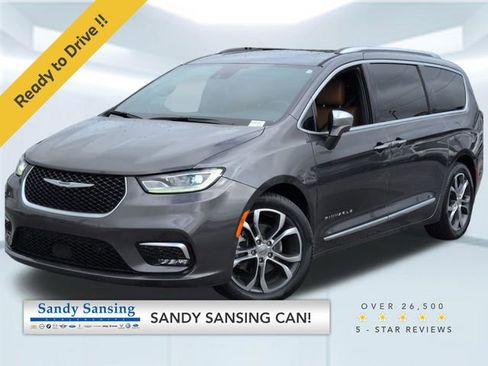 Certified 2022 Chrysler Pacifica Pinnacle image 1