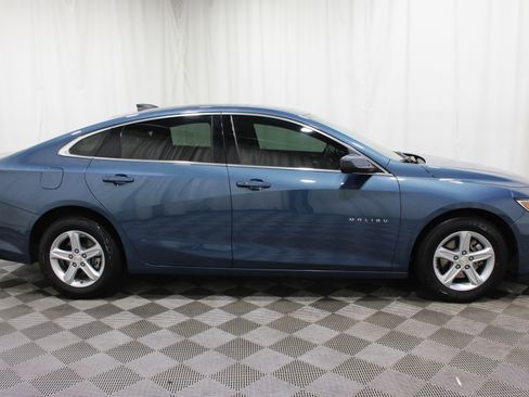 Used 2025 Chevrolet Malibu LS image 29