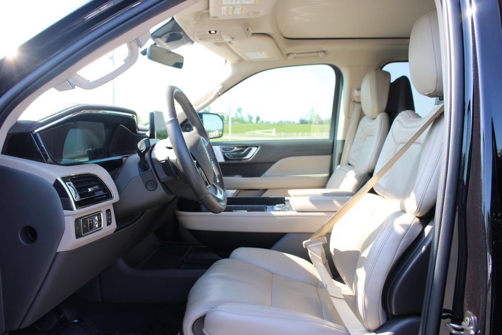 Used 2024 Lincoln Navigator L Reserve AWD/4WD image 22