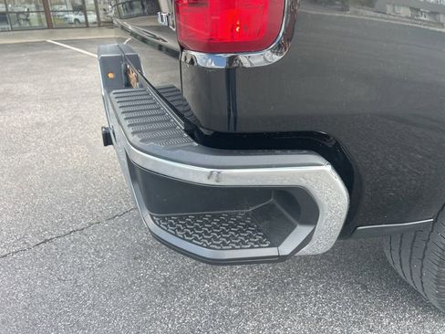 Used 2023 Chevrolet Silverado 1500 LT image 39