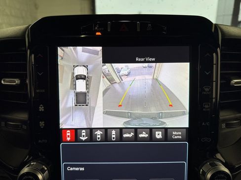 Used 2024 RAM 2500 Limited image 31