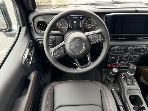 New 2026 Jeep Gladiator Rubicon AWD/4WD image 34