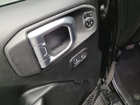 Used 2020 Jeep Wrangler Sport AWD/4WD image 27