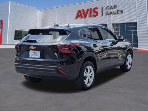 Used 2025 Chevrolet Trax LS FWD image 6
