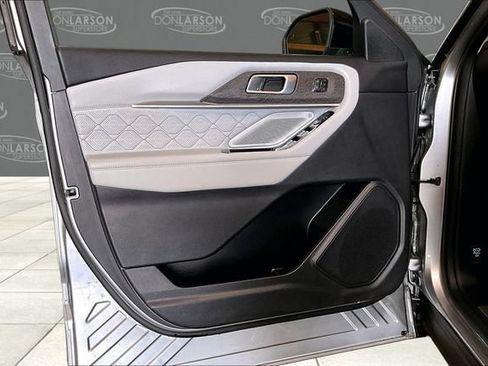 Used 2025 Ford Explorer Platinum w/ Ultimate Package AWD/4WD image 11