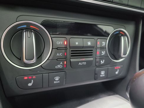 Used 2018 Audi Q3 2.0T Premium image 34