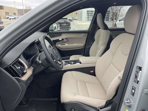 New 2026 Volvo XC90 B6 Plus w/ Protection Package Premier image 9