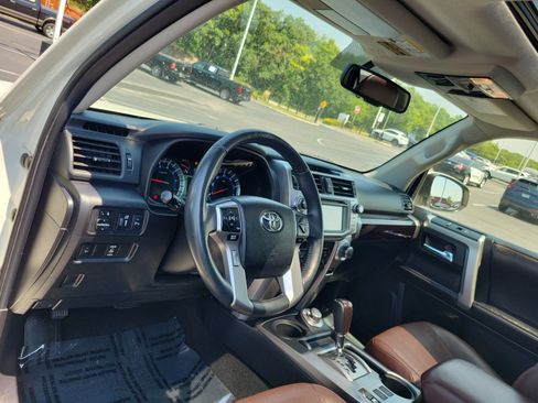 Used 2016 Toyota 4Runner Limited AWD/4WD image 18