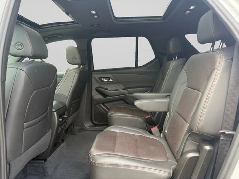 Used 2023 Chevrolet Traverse High Country AWD/4WD image 28