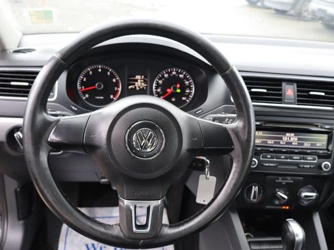 Used 2013 Volkswagen Jetta SE image 12