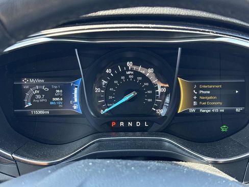 Used 2018 Ford Fusion Titanium FWD image 17