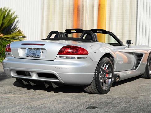 Used 2004 Dodge Viper SRT-10 RWD image 6